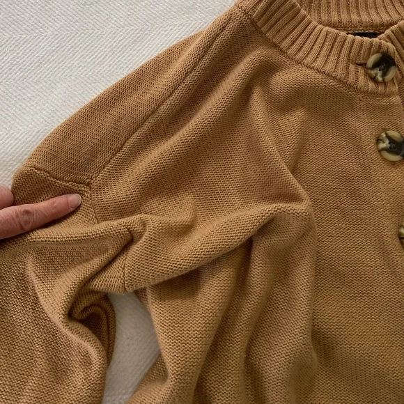 Quince Organic Cotton Cropped Cardigan Sweater Camel Brown Faux Horn Button Sz M - Picture 15 of 16